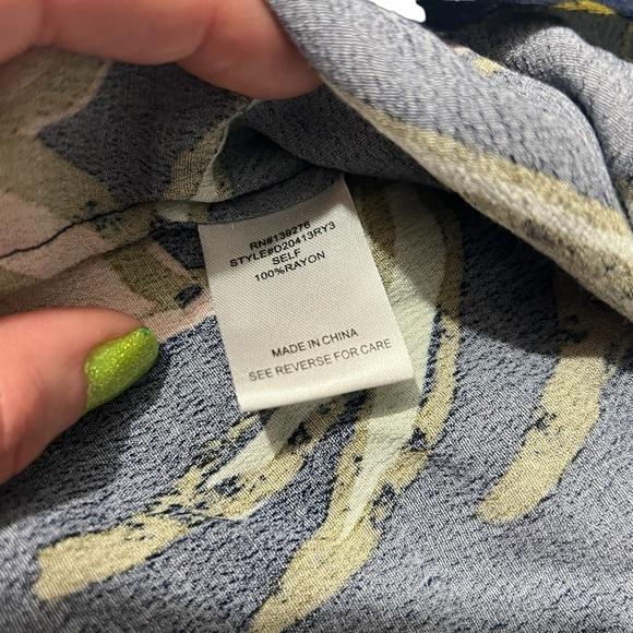 Daniel Rainn - Womens Floral Print Top Sz. SM [rayon] - Picture 6 of 8